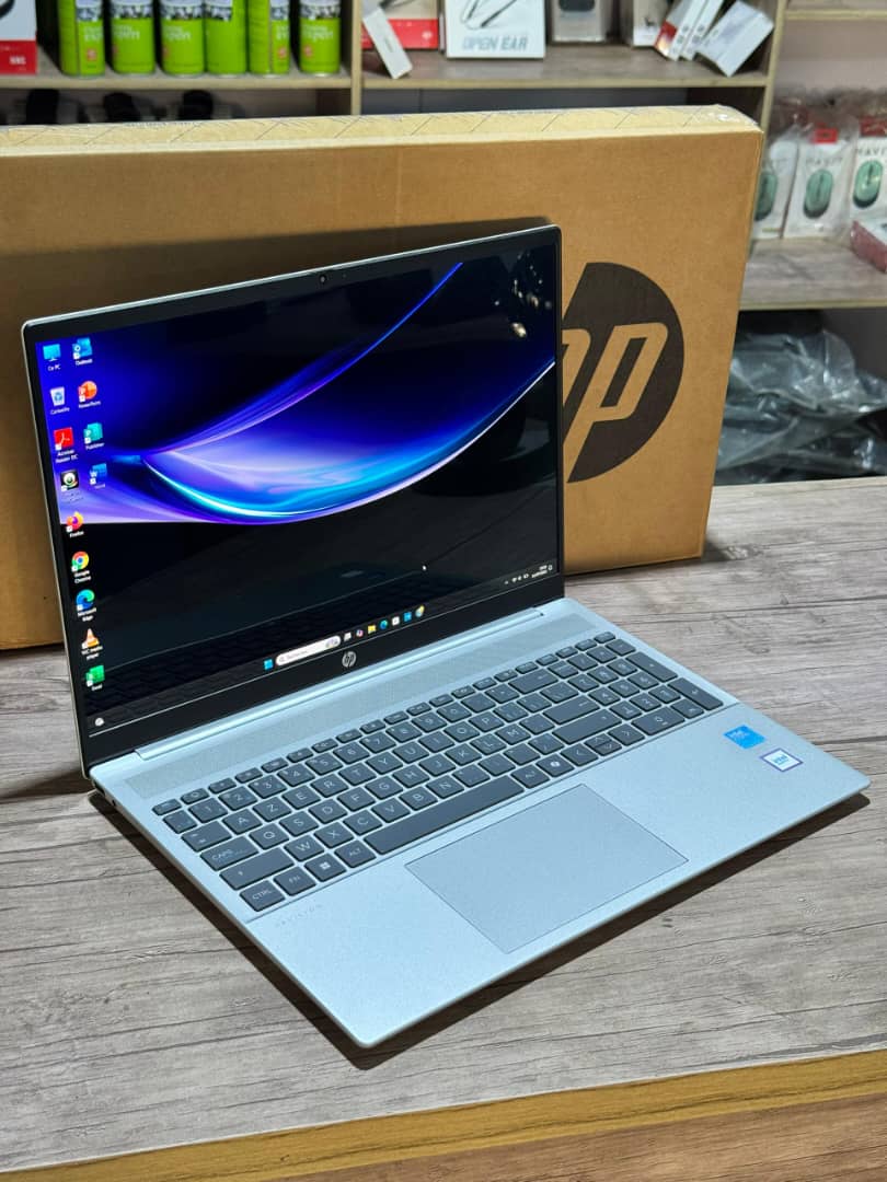 Ordinateur Portatif état neuf en carton