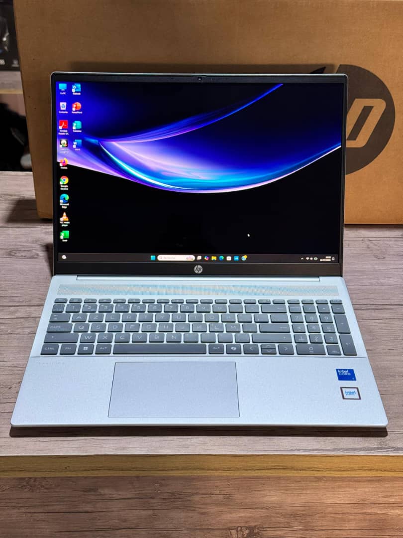 Ordinateur Portatif état neuf en carton