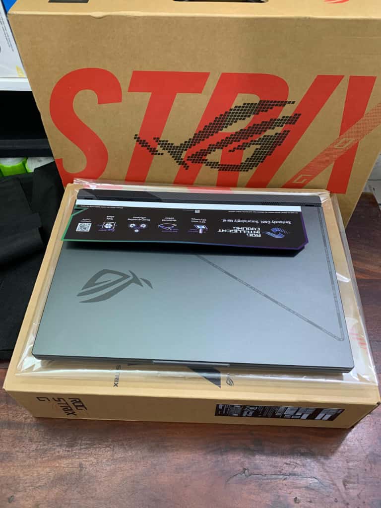 Ordinateur Portatif état neuf en carton