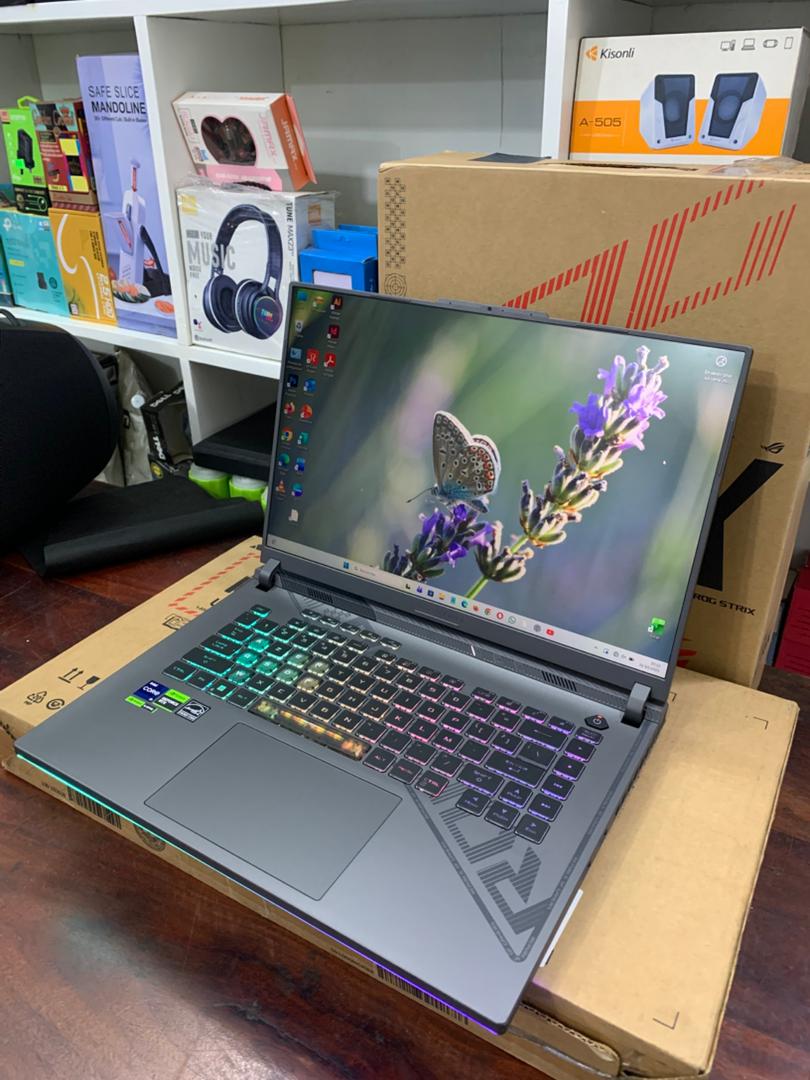 Ordinateur Portatif état neuf en carton