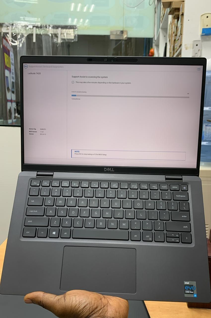 Ordinateur Portatif état neuf sans carton